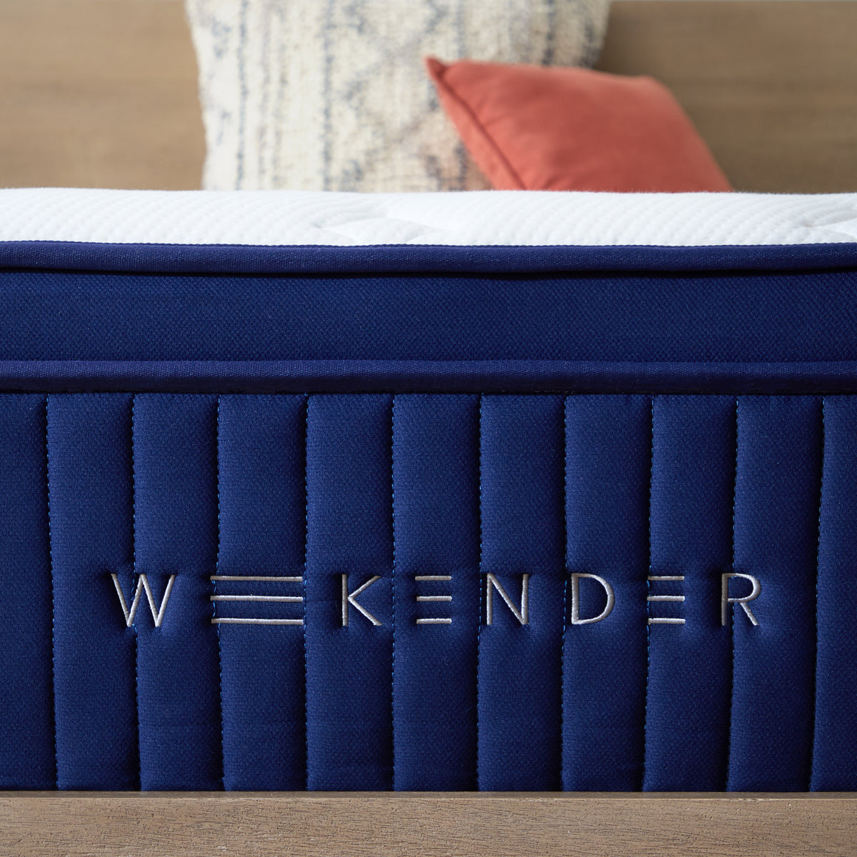 WEEKENDER 13-INCH EURO TOP HYBRID MATTRESS